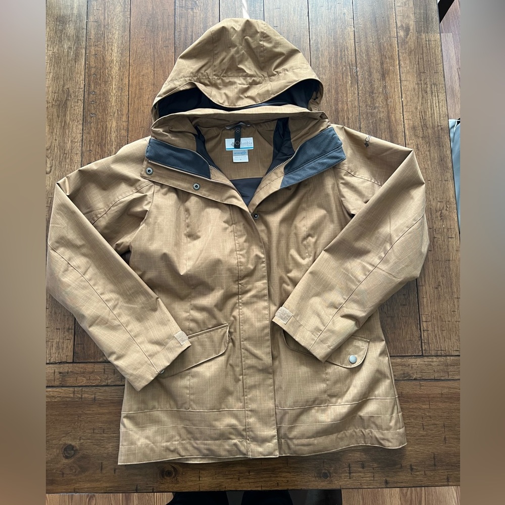Women’s Columbia outer shell winter jacket